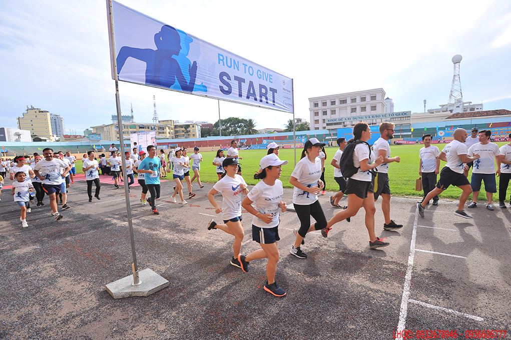 Hơn 3.000 người tham gia chạy bộ gây quỹ phẫu thuật nụ cười Việt Nam