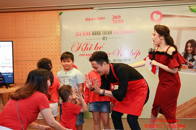 Workshop “Khi bé cùng ba mẹ vào bếp” thật thú vị với Vua đầu bếp Thanh Cường và gia đình NS Ốc Thanh Vân