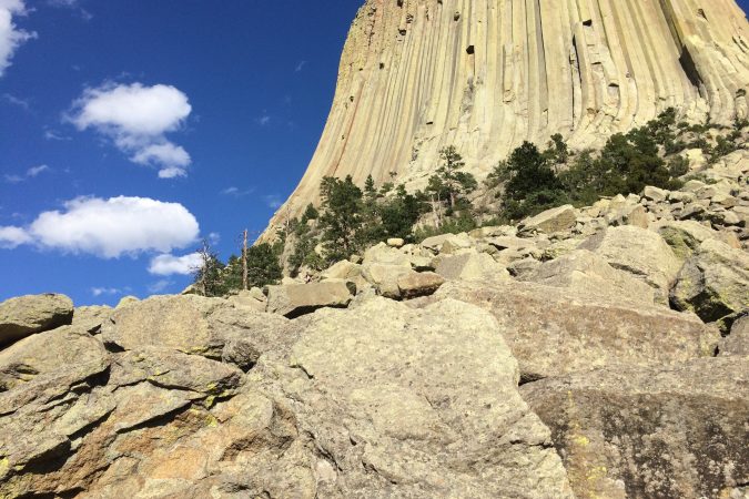 Tháp Quỷ 50 triệu năm tuổi – danh thắng hàng đầu nước Mỹ